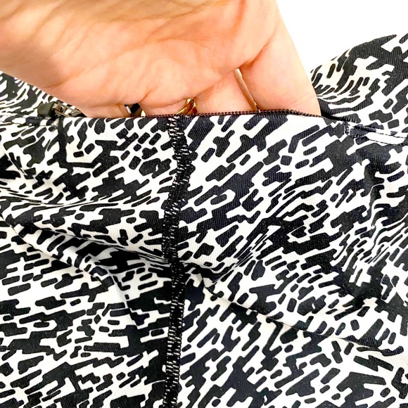 Nike Women’s Black & White Pronto Essential Cropped Running Tights/Leggings, M - Picture 7 of 15